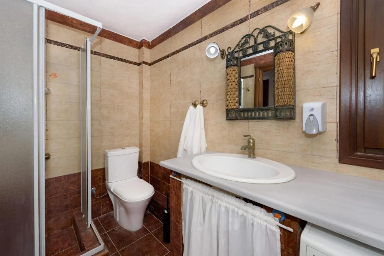 Danai House Apartment Nea Roda
