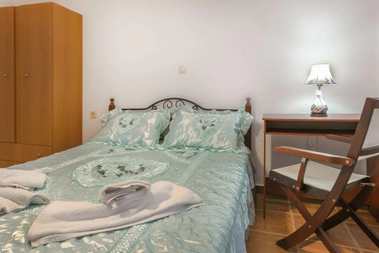 Danai House Apartment Nea Roda